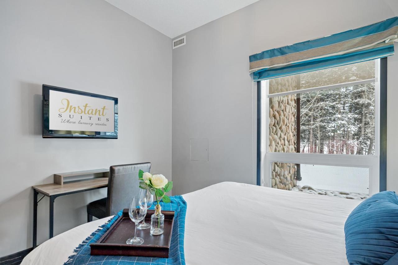Nature'S Nook By Instant Suites Pool & Hottub Канмор Экстерьер фото